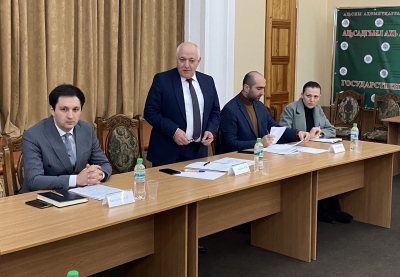 4 марта в государственном комитете по репатриации Вадим Харазия приветственным словом открыл заседание расширенной коллегии.