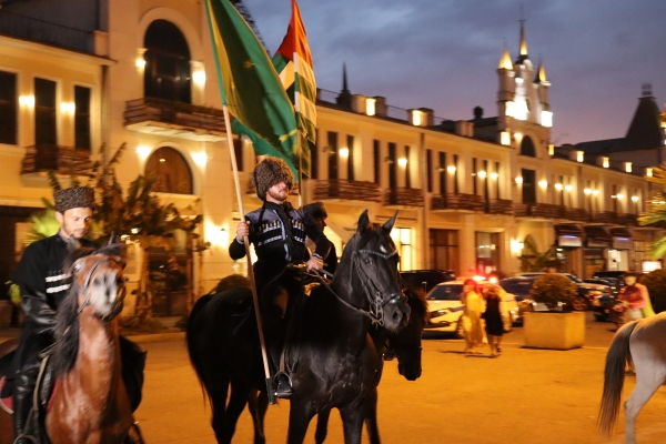 21 мая на сухумской набережной прошло поминальное шествие жертв Кавказской войны