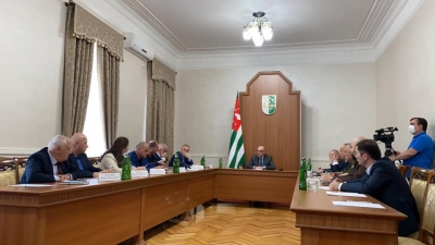 Аслан Бжания поручил государственному комитету по репатриации усилить контакты с абхазской диаспорой, проживающей в Сирийской Арабской Республике.